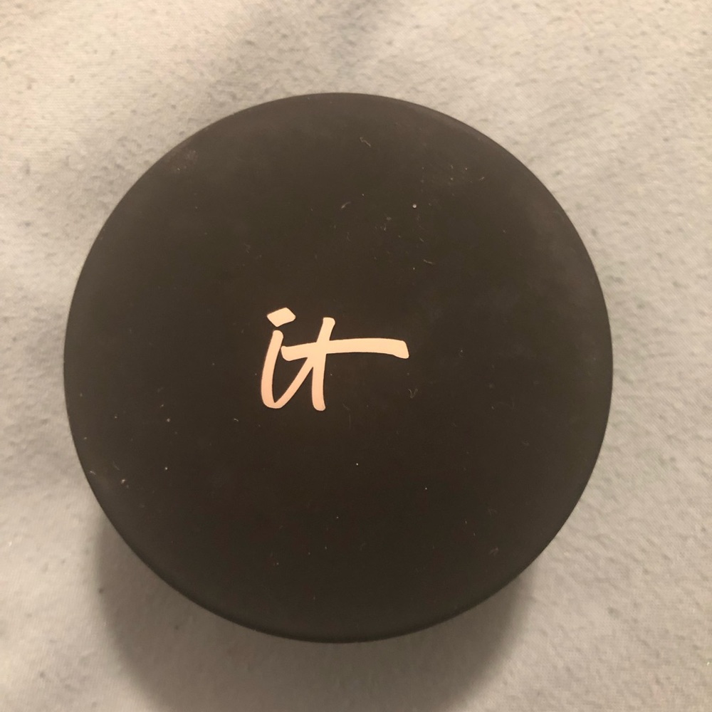 It cosmetics bye bye pores
